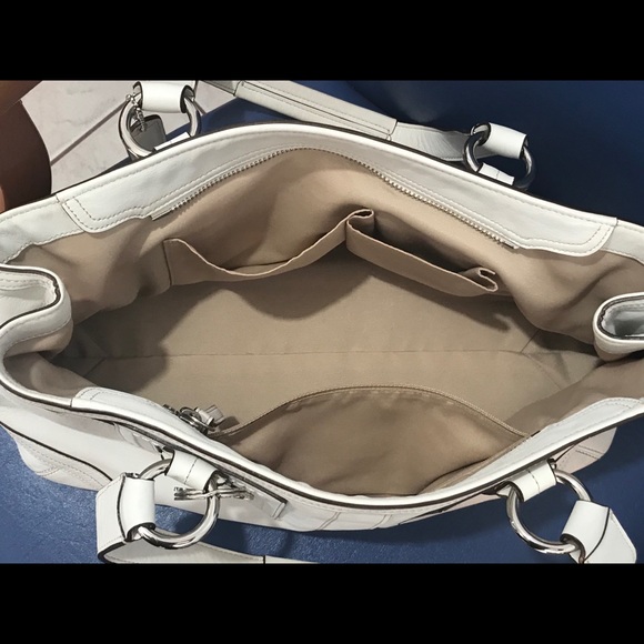 Coach ivory leather Soho zip satchel - Picture 13 of 16